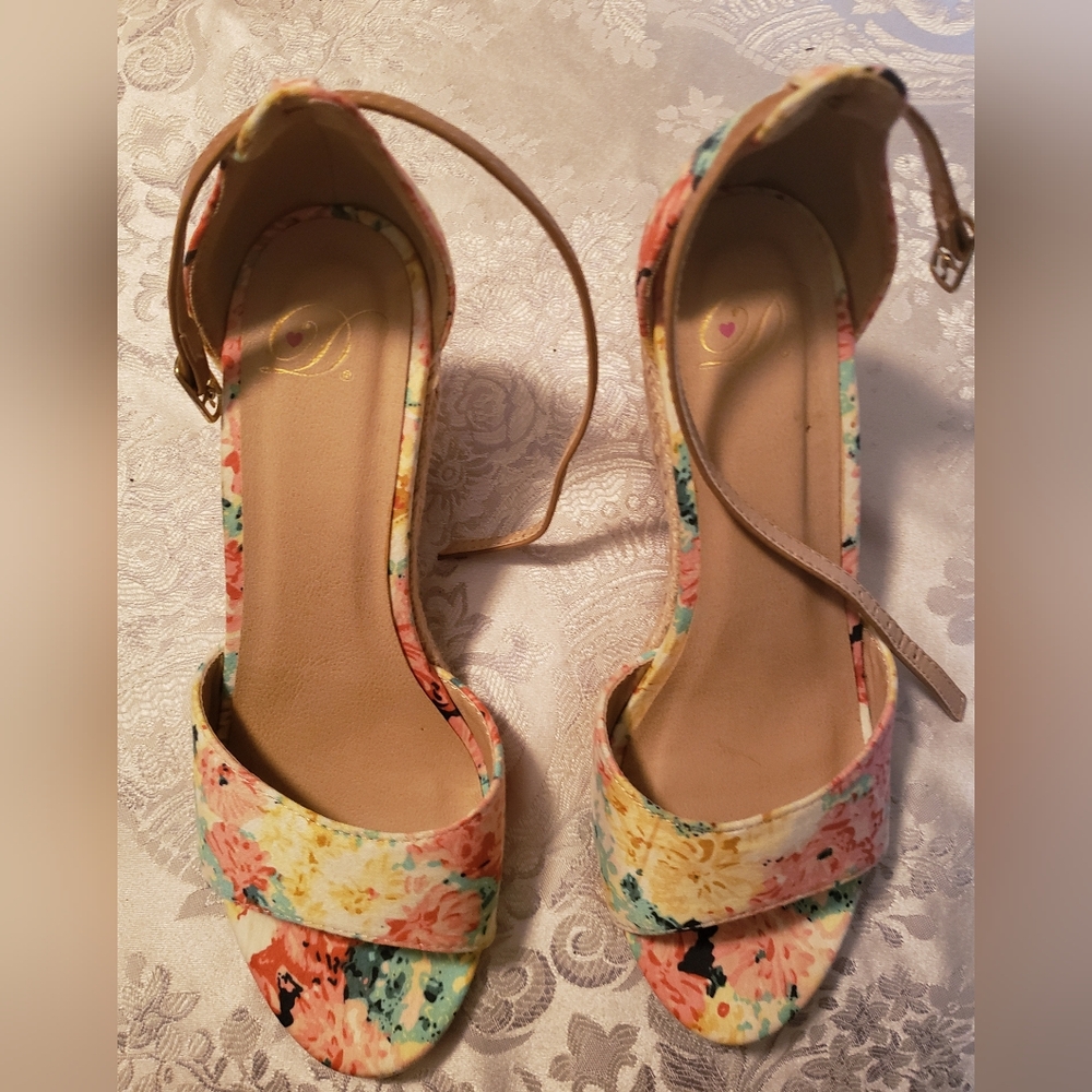 New Beautiful summer shoe.